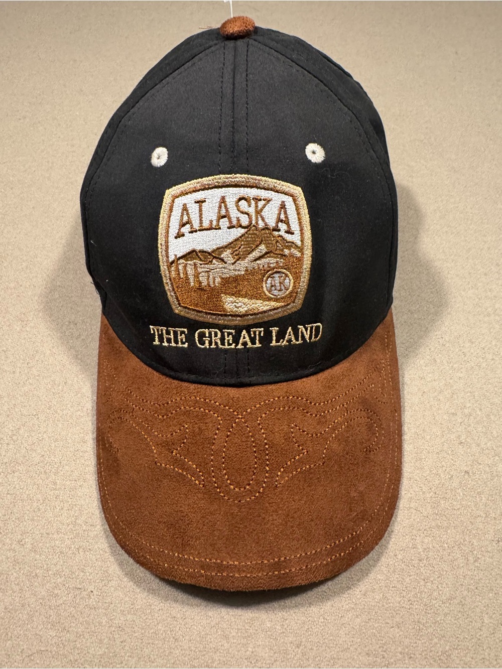 Alaska 'The Great Land' Embroidered Patch Cap - Black & Brown NWT Alaska outpost